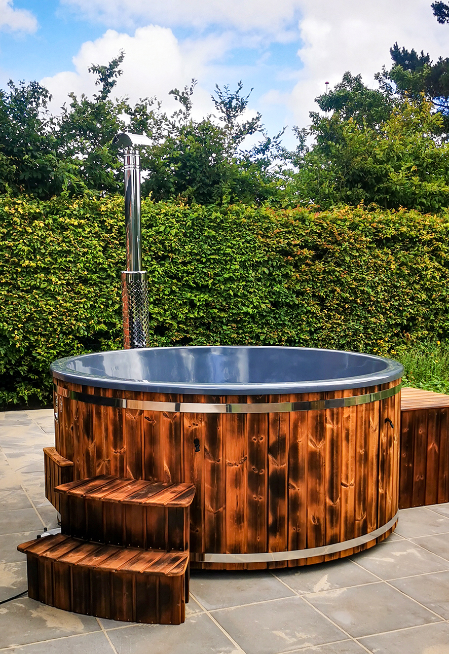 Woodpecker hot tub, hot tub production, hot tub ELITE5