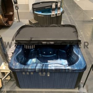 Acrylic square hot tub