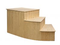 Rounded three-tier stairs