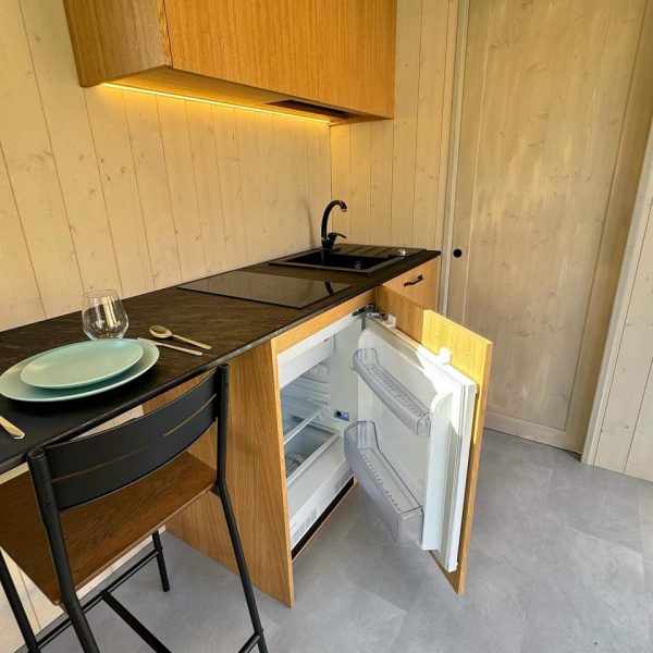 Woodpecker-Wooden-framed-house-Mario-1