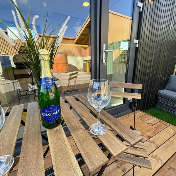 Woodpecker-Wooden-framed-house-Mario-1