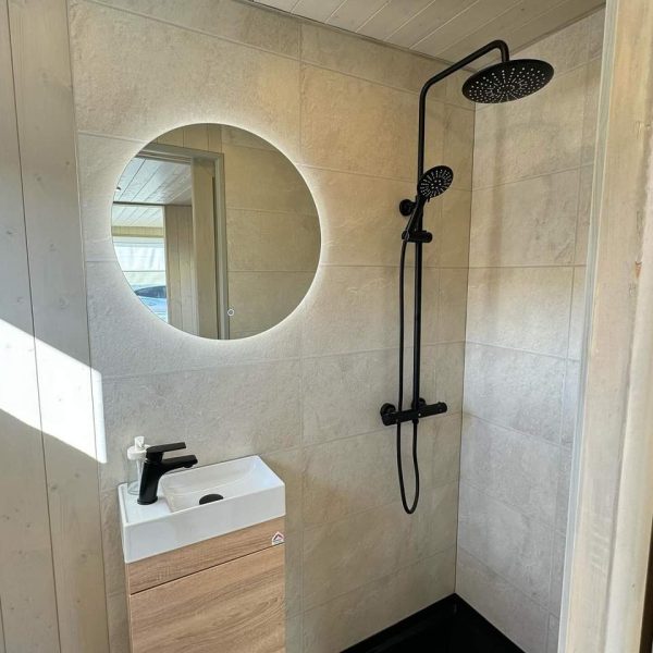 Woodpecker-Wooden-framed-house-Mario-1