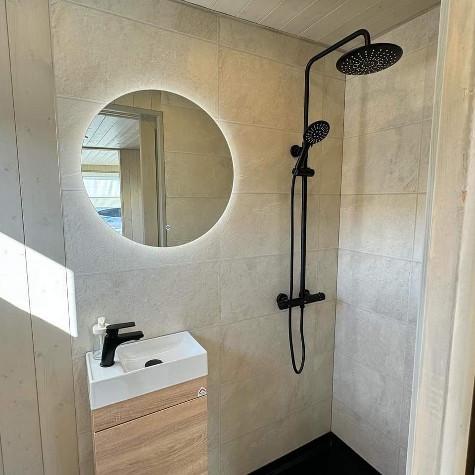 Woodpecker-Wooden-framed-house-Mario-3