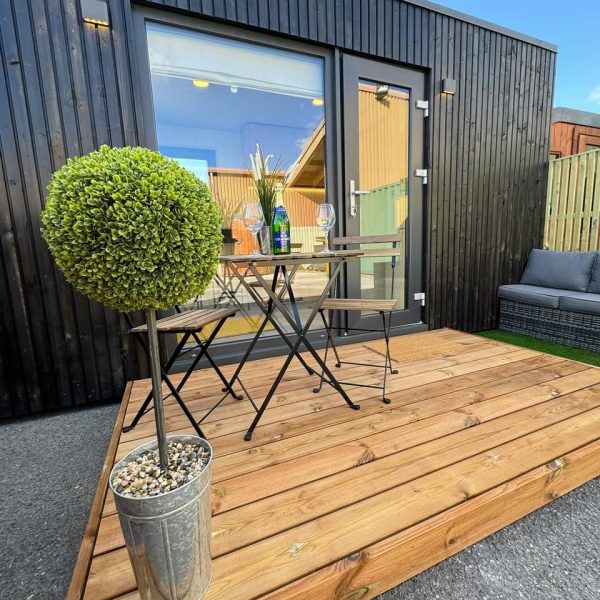 Woodpecker-Wooden-framed-house-Mario-1